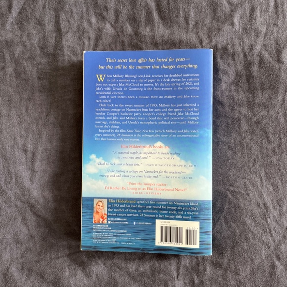 28 Summers novel by Elin Hilderbrand - Picture 2 of 2